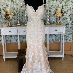 Brand New Moonlight Amazing All Lace Bridal Gown